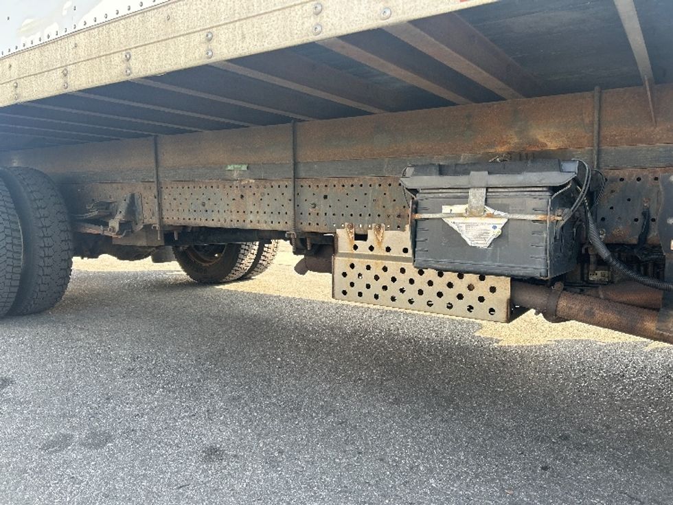 Light Duty Box Truck-Light and Medium Duty Trucks-Isuzu-2019-NPR EFI-Montebello-CA-140,353\n\t\tmiles-$ 35,250 - Image 14