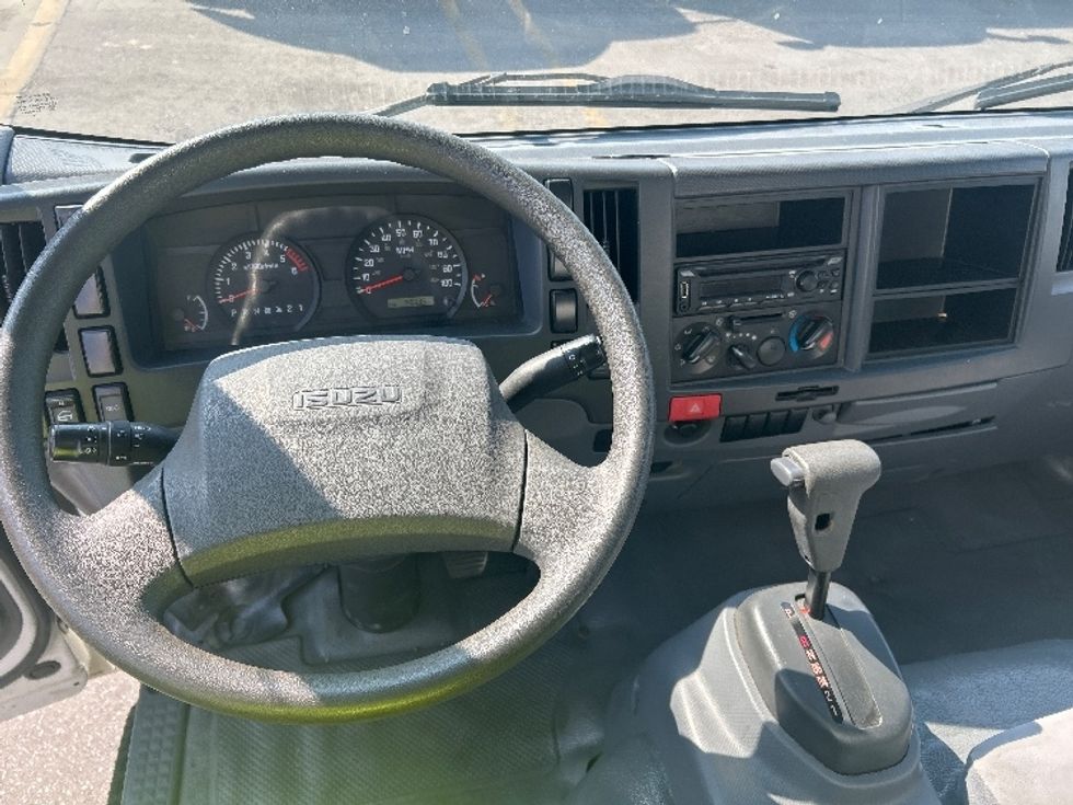 Light Duty Box Truck-Light and Medium Duty Trucks-Isuzu-2019-NPR EFI-Montebello-CA-140,353\n\t\tmiles-$ 35,250 - Image 18