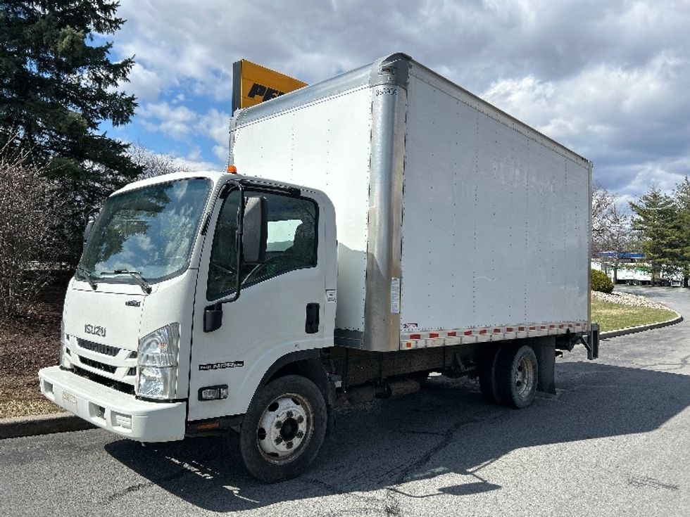 2019 Isuzu NPR photo 3