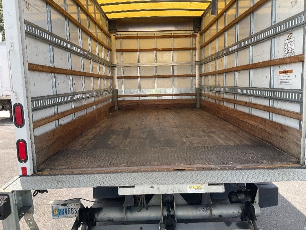 Light Duty Box Truck-Light and Medium Duty Trucks-Isuzu-2019-NPR EFI-Ocala-FL-81,758\n\t\tmiles-$ 39,250 - Image 10