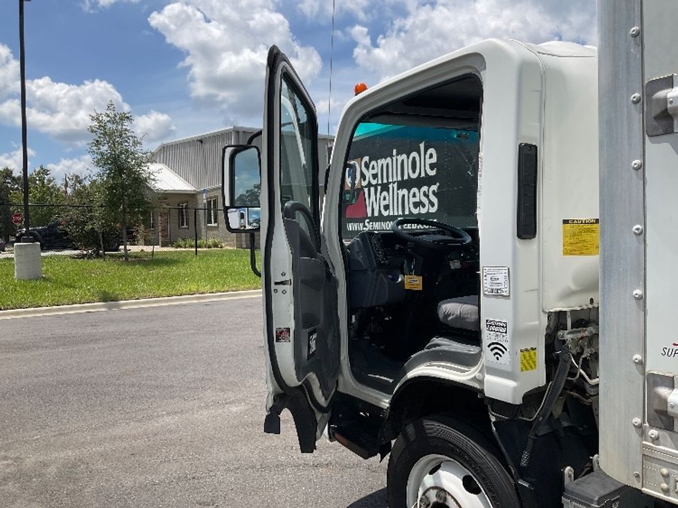 Light Duty Box Truck-Light and Medium Duty Trucks-Isuzu-2019-NPR EFI-Ocala-FL-81,758\n\t\tmiles-$ 39,250 - Image 16