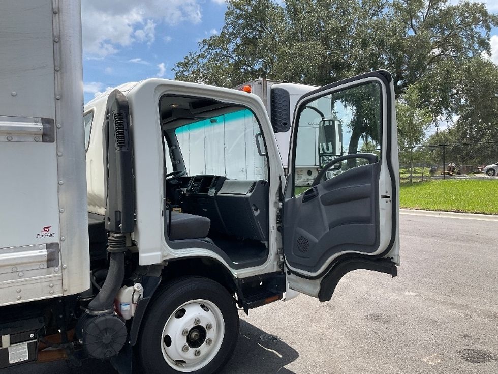 Light Duty Box Truck-Light and Medium Duty Trucks-Isuzu-2019-NPR EFI-Ocala-FL-81,758\n\t\tmiles-$ 39,250 - Image 20