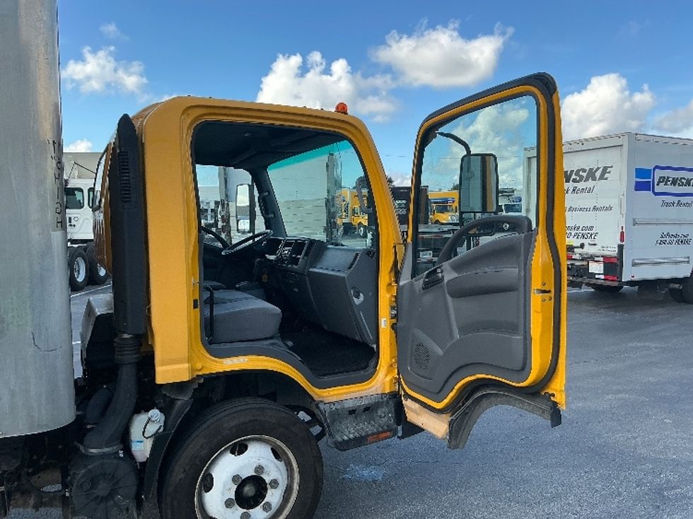 Light Duty Box Truck-Light and Medium Duty Trucks-Isuzu-2019-NPR EFI-Orlando-FL-103,428\n\t\tmiles-$ 35,000 - Image 20