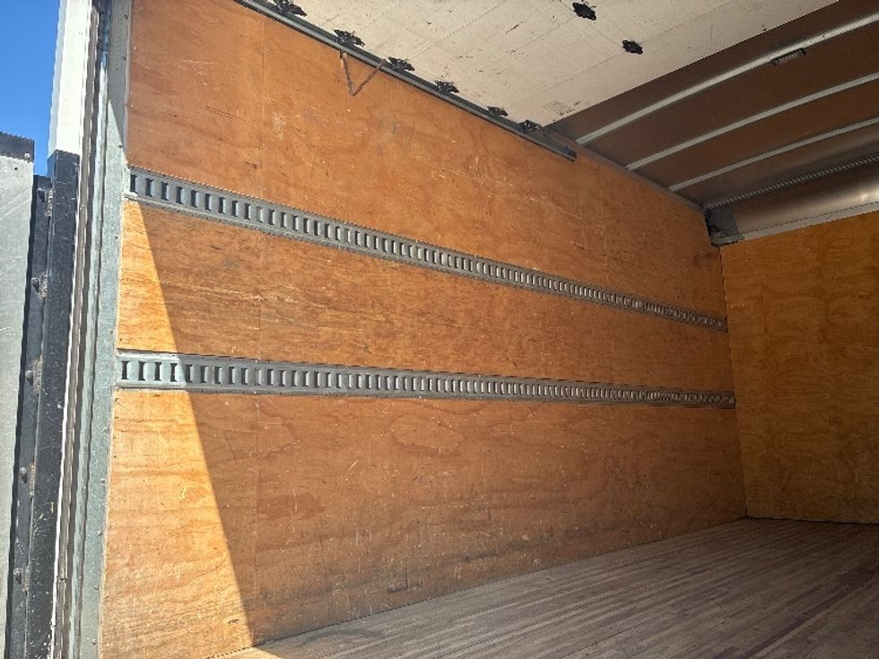 Light Duty Box Truck-Light and Medium Duty Trucks-Isuzu-2019-NPR EFI-Pensacola-FL-67,929\n\t\tmiles-$ 39,250 - Image 11