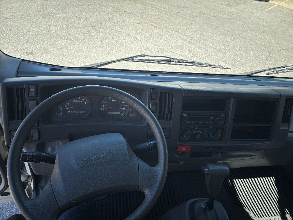 Light Duty Box Truck-Light and Medium Duty Trucks-Isuzu-2019-NPR EFI-Pensacola-FL-67,929\n\t\tmiles-$ 39,250 - Image 18