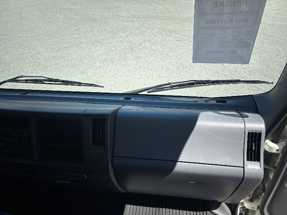 Light Duty Box Truck-Light and Medium Duty Trucks-Isuzu-2019-NPR EFI-Pensacola-FL-67,929\n\t\tmiles-$ 39,250 - Image 21