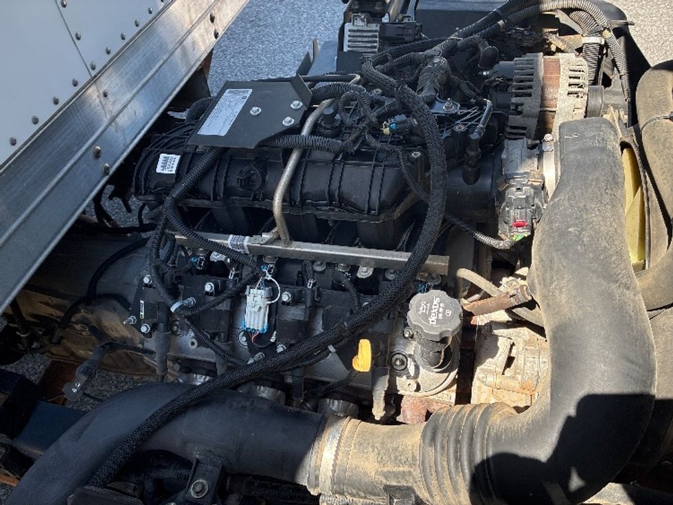 Light Duty Box Truck-Light and Medium Duty Trucks-Isuzu-2019-NPR EFI-Pensacola-FL-67,929\n\t\tmiles-$ 39,250 - Image 23