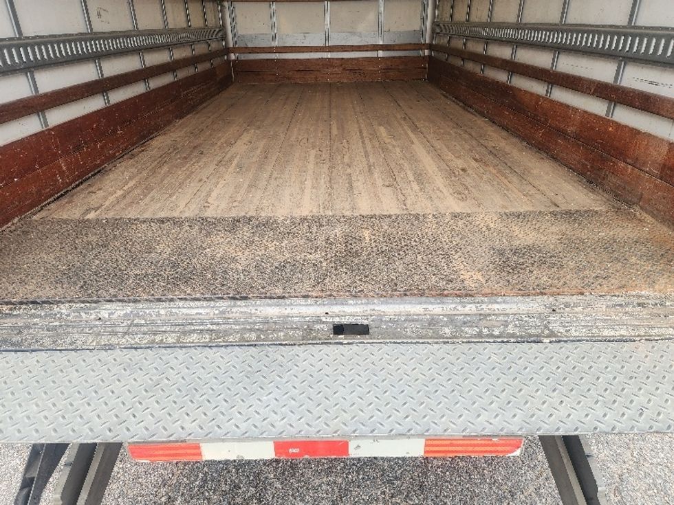 Light Duty Box Truck-Light and Medium Duty Trucks-Isuzu-2019-NPR EFI-Prince George-VA-83,611\n\t\tmiles-$ 39,500 - Image 10