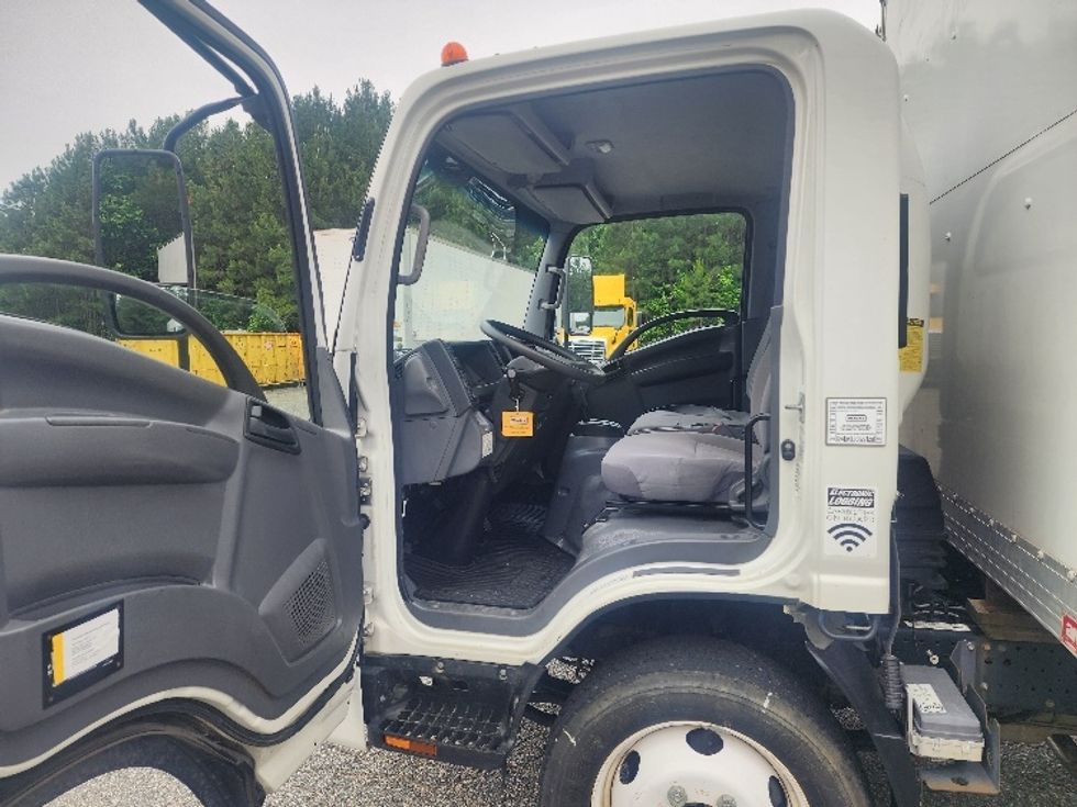 Light Duty Box Truck-Light and Medium Duty Trucks-Isuzu-2019-NPR EFI-Prince George-VA-83,611\n\t\tmiles-$ 39,500 - Image 16