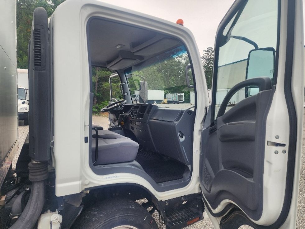 Light Duty Box Truck-Light and Medium Duty Trucks-Isuzu-2019-NPR EFI-Prince George-VA-83,611\n\t\tmiles-$ 39,500 - Image 20