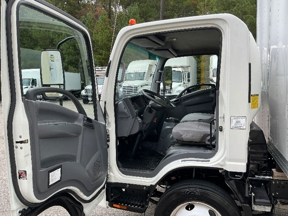 Light Duty Box Truck-Light and Medium Duty Trucks-Isuzu-2019-NPR EFI-Prince George-VA-91,111\n\t\tmiles-$ 38,250 - Image 16