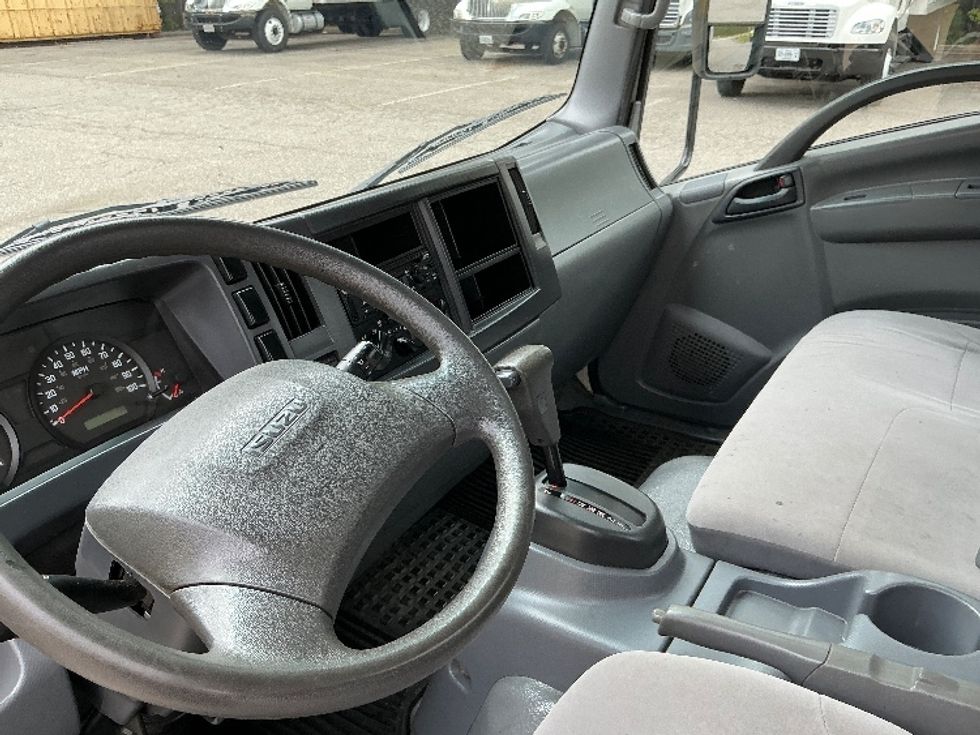 Light Duty Box Truck-Light and Medium Duty Trucks-Isuzu-2019-NPR EFI-Prince George-VA-91,111\n\t\tmiles-$ 38,250 - Image 17