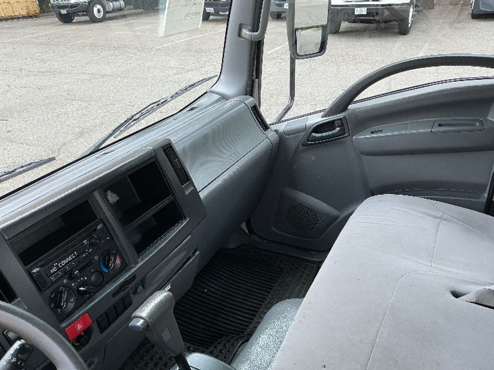 Light Duty Box Truck-Light and Medium Duty Trucks-Isuzu-2019-NPR EFI-Prince George-VA-91,111\n\t\tmiles-$ 38,250 - Image 19