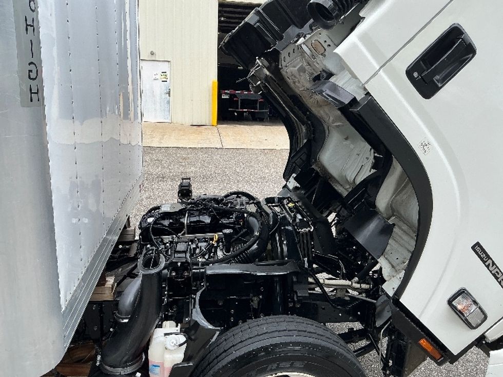 Light Duty Box Truck-Light and Medium Duty Trucks-Isuzu-2019-NPR EFI-Prince George-VA-91,111\n\t\tmiles-$ 38,250 - Image 23