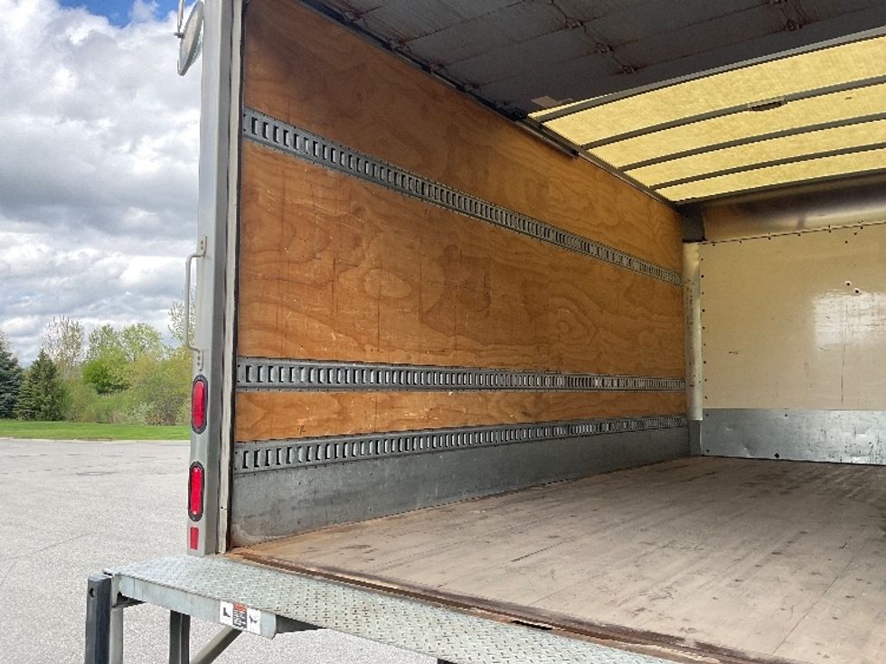 Light Duty Box Truck-Light and Medium Duty Trucks-Isuzu-2019-NPR EFI-Rochester-NY-89,815\n\t\tmiles-$ 35,500 - Image 11