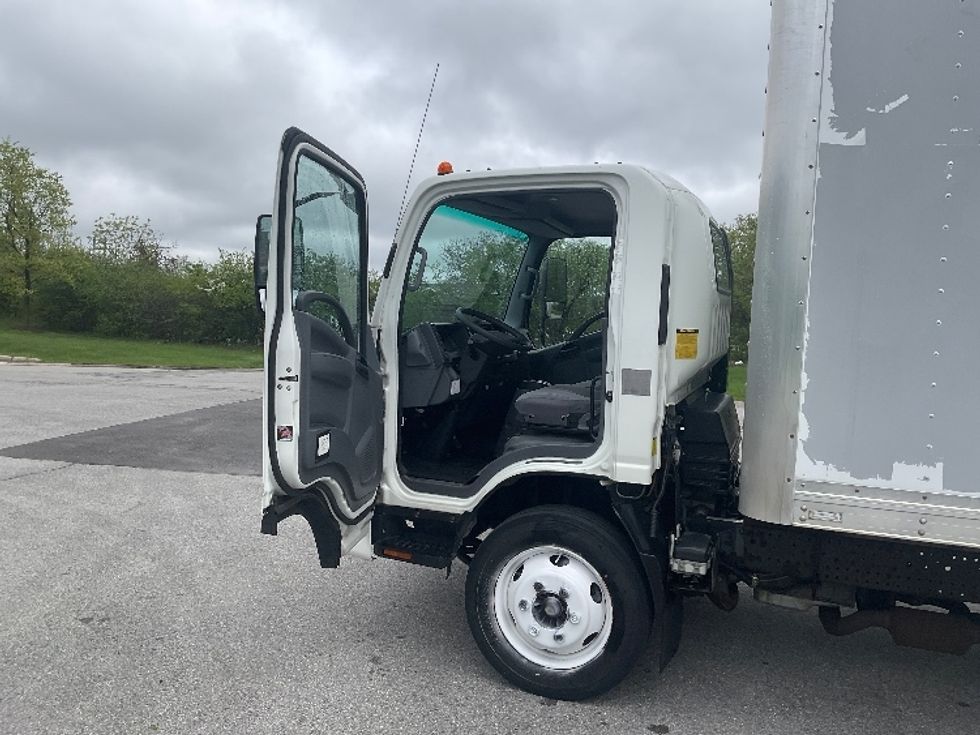 Light Duty Box Truck-Light and Medium Duty Trucks-Isuzu-2019-NPR EFI-Rochester-NY-89,815\n\t\tmiles-$ 35,500 - Image 16