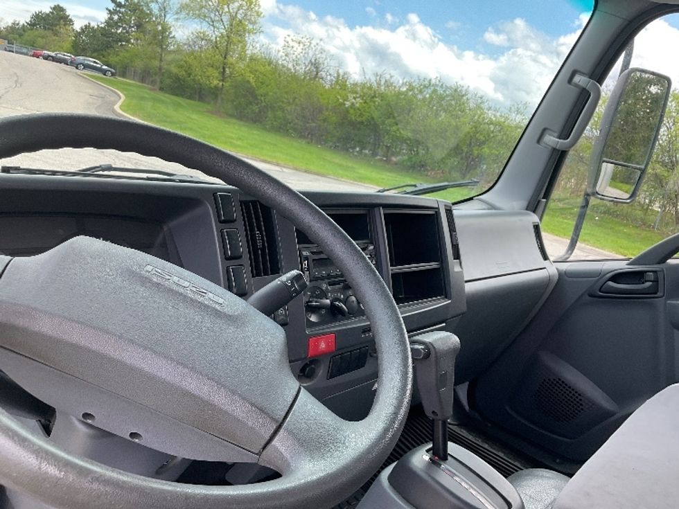 Light Duty Box Truck-Light and Medium Duty Trucks-Isuzu-2019-NPR EFI-Rochester-NY-89,815\n\t\tmiles-$ 35,500 - Image 18