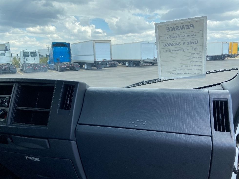 Light Duty Box Truck-Light and Medium Duty Trucks-Isuzu-2019-NPR EFI-San Antonio-TX-103,772\n\t\tmiles-$ 37,000 - Image 21