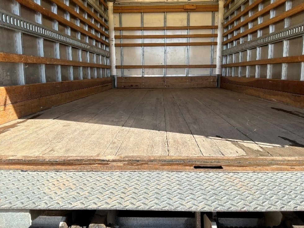 Light Duty Box Truck-Light and Medium Duty Trucks-Isuzu-2019-NPR EFI-Sioux Falls-SD-164,083\n\t\tmiles-$ 29,750 - Image 10