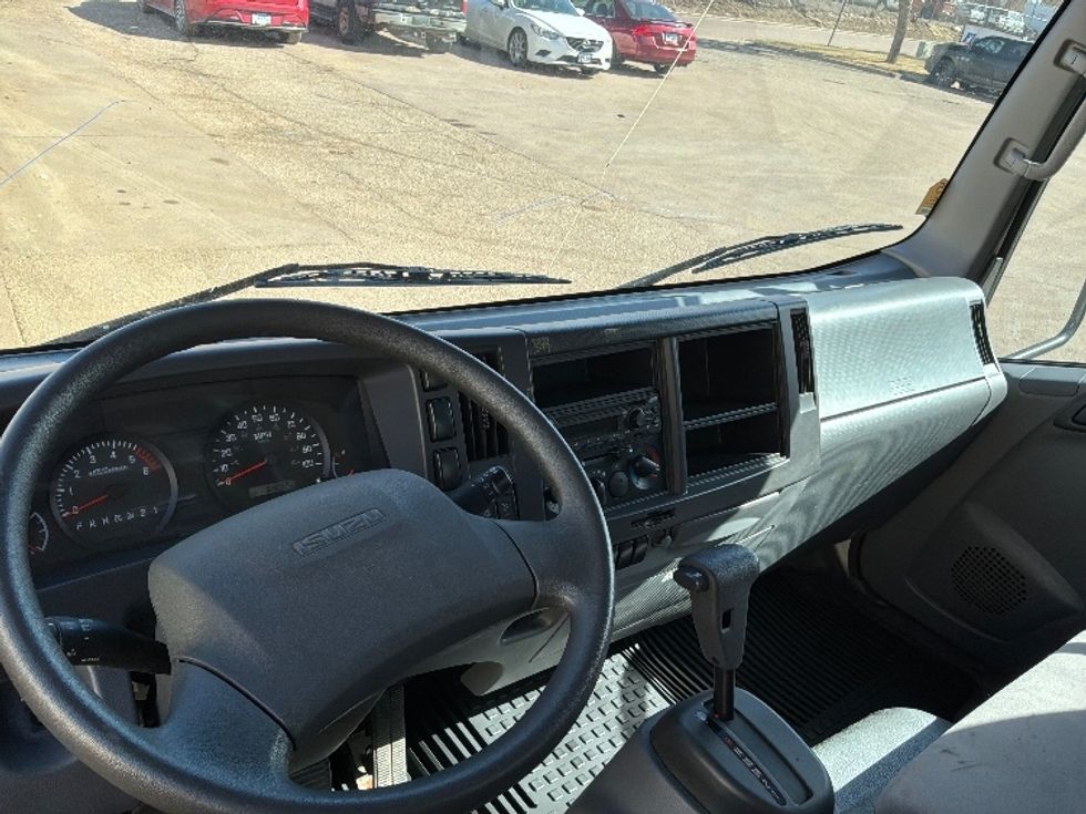 Light Duty Box Truck-Light and Medium Duty Trucks-Isuzu-2019-NPR EFI-Sioux Falls-SD-164,083\n\t\tmiles-$ 29,750 - Image 17
