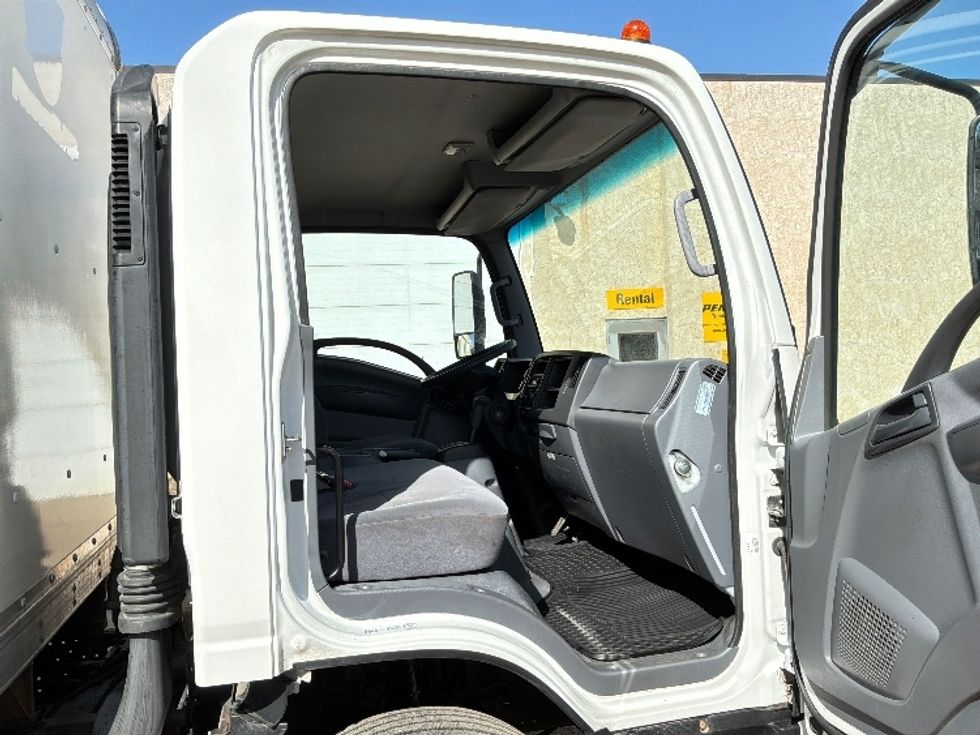 Light Duty Box Truck-Light and Medium Duty Trucks-Isuzu-2019-NPR EFI-Sioux Falls-SD-164,083\n\t\tmiles-$ 29,750 - Image 20