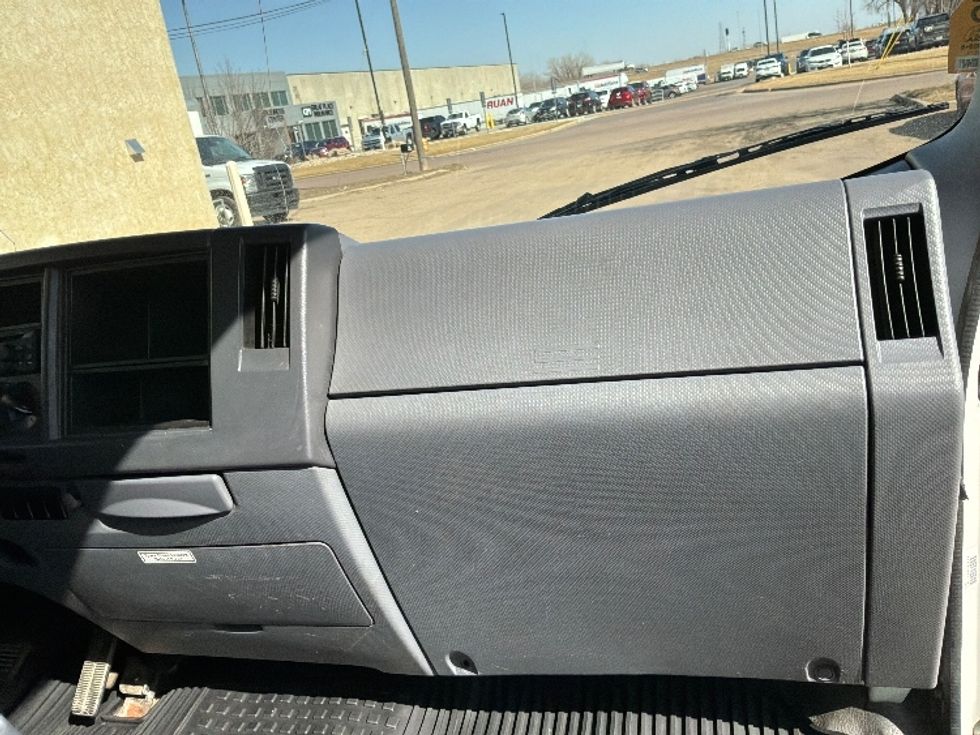 Light Duty Box Truck-Light and Medium Duty Trucks-Isuzu-2019-NPR EFI-Sioux Falls-SD-164,083\n\t\tmiles-$ 29,750 - Image 21