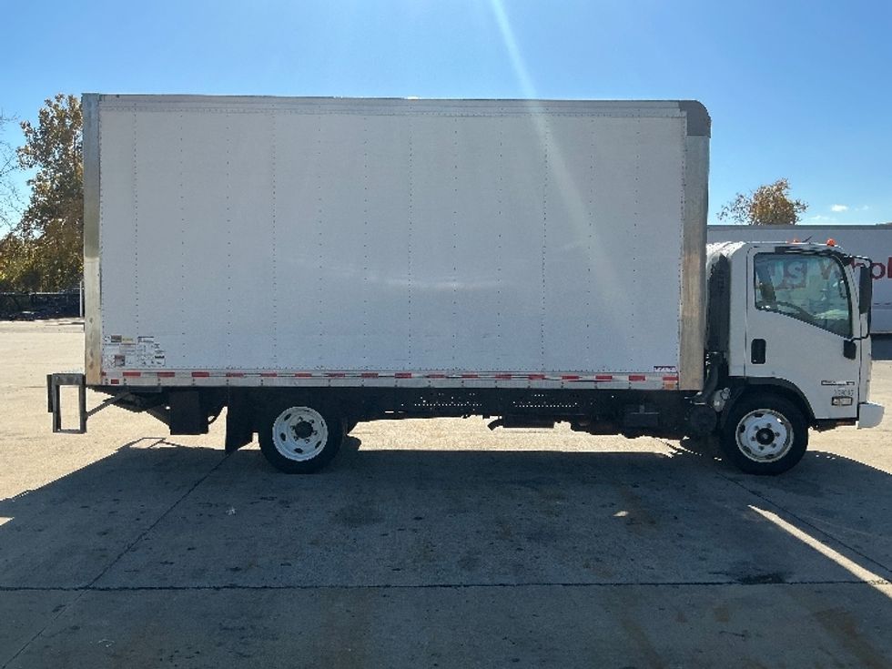 Light Duty Box Truck-Light and Medium Duty Trucks-Isuzu-2019-NPR EFI-Springfield-MA-103,466\n\t\tmiles-$ 33,750 - Image 15