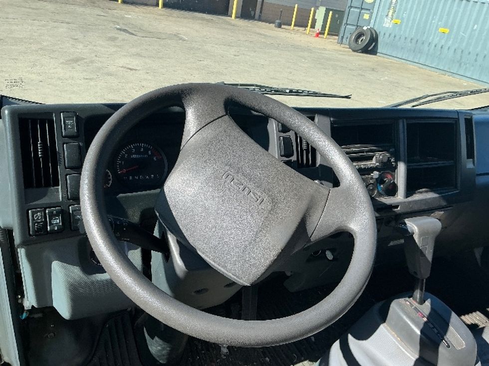 Light Duty Box Truck-Light and Medium Duty Trucks-Isuzu-2019-NPR EFI-Springfield-MA-103,466\n\t\tmiles-$ 33,750 - Image 18