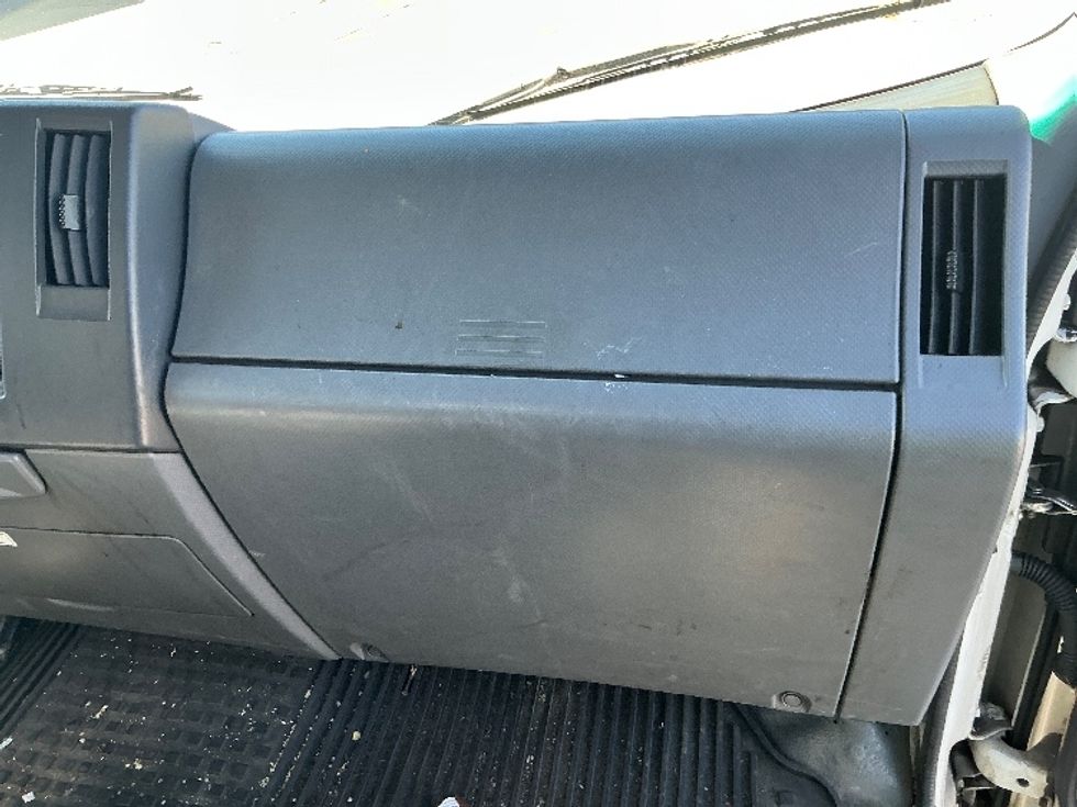 Light Duty Box Truck-Light and Medium Duty Trucks-Isuzu-2019-NPR EFI-Springfield-MA-103,466\n\t\tmiles-$ 33,750 - Image 21