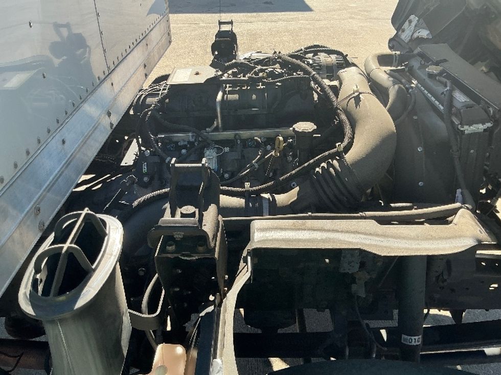 Light Duty Box Truck-Light and Medium Duty Trucks-Isuzu-2019-NPR EFI-Springfield-MA-103,466\n\t\tmiles-$ 33,750 - Image 24