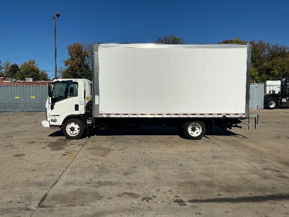 Light Duty Box Truck-Light and Medium Duty Trucks-Isuzu-2019-NPR EFI-Springfield-MA-103,466\n\t\tmiles-$ 33,750 - Image 4
