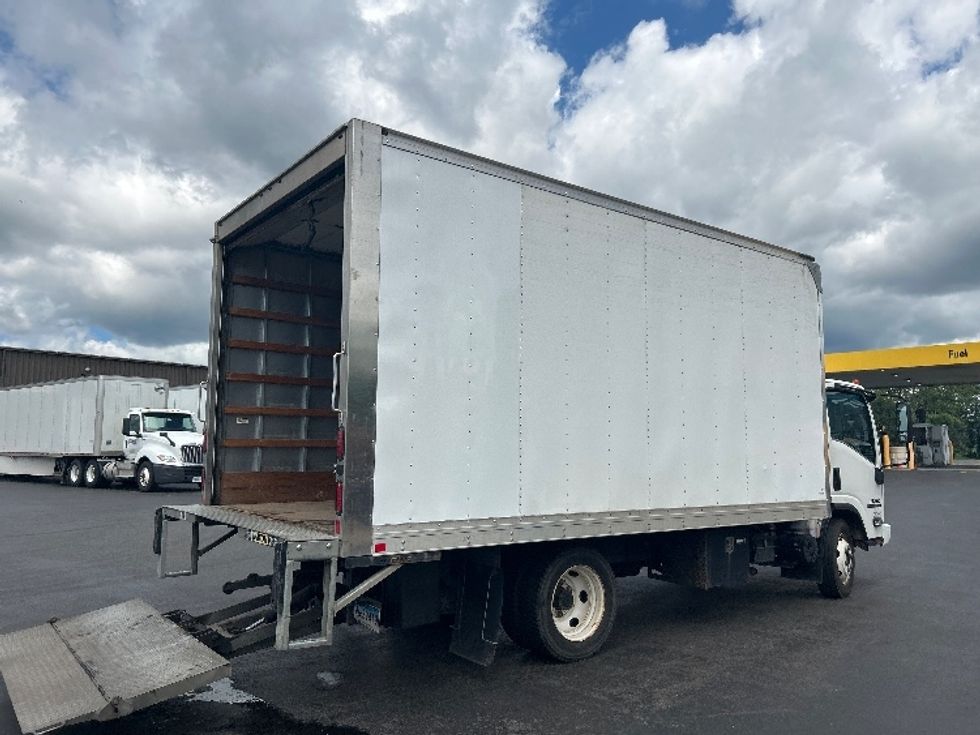 Light Duty Box Truck-Light and Medium Duty Trucks-Isuzu-2019-NPR EFI-Springfield-MA-137,774\n\t\tmiles-$ 31,000 - Image 13