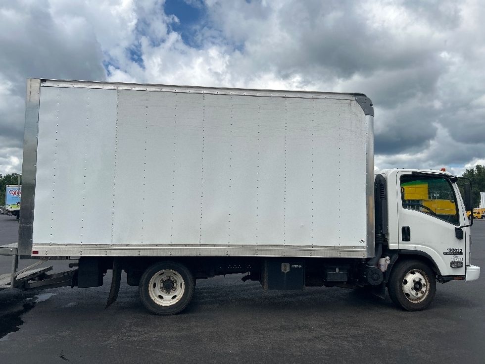 Light Duty Box Truck-Light and Medium Duty Trucks-Isuzu-2019-NPR EFI-Springfield-MA-137,774\n\t\tmiles-$ 31,000 - Image 15