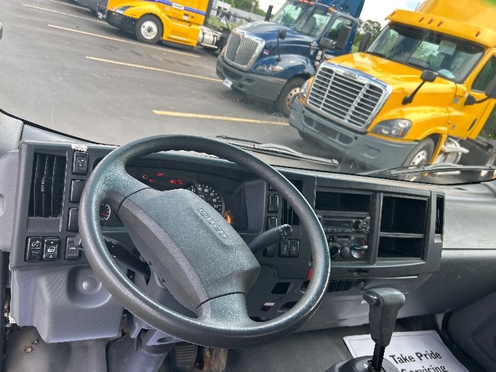 Light Duty Box Truck-Light and Medium Duty Trucks-Isuzu-2019-NPR EFI-Springfield-MA-137,774\n\t\tmiles-$ 31,000 - Image 17