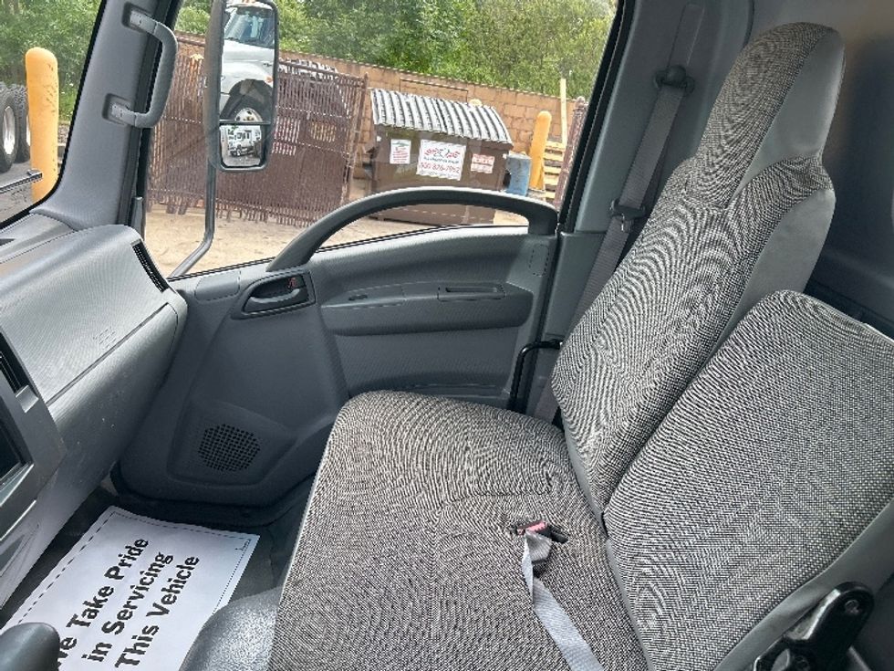 Light Duty Box Truck-Light and Medium Duty Trucks-Isuzu-2019-NPR EFI-Springfield-MA-137,774\n\t\tmiles-$ 31,000 - Image 19