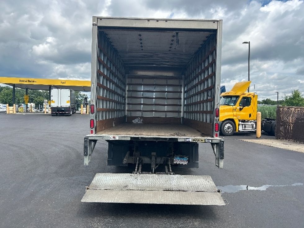 Light Duty Box Truck-Light and Medium Duty Trucks-Isuzu-2019-NPR EFI-Springfield-MA-137,774\n\t\tmiles-$ 31,000 - Image 9