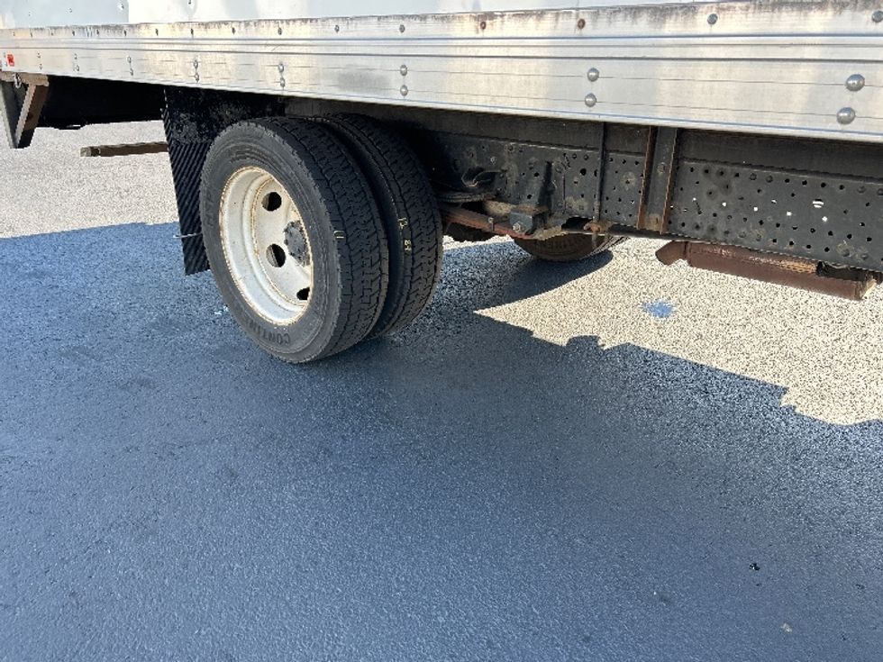 Light Duty Box Truck-Light and Medium Duty Trucks-Isuzu-2019-NPR EFI-Sterling-VA-37,222\n\t\tmiles-$ 43,750 - Image 14