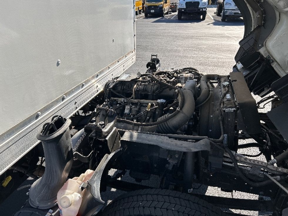 Light Duty Box Truck-Light and Medium Duty Trucks-Isuzu-2019-NPR EFI-Sterling-VA-37,222\n\t\tmiles-$ 43,750 - Image 23