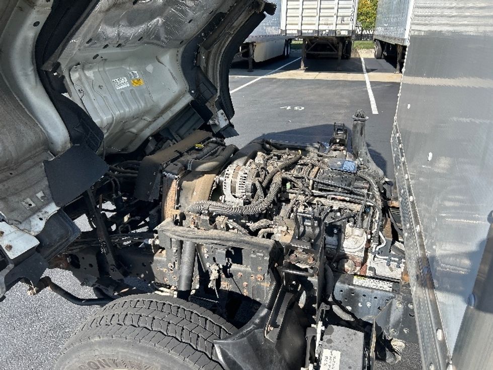 Light Duty Box Truck-Light and Medium Duty Trucks-Isuzu-2019-NPR EFI-Sterling-VA-37,222\n\t\tmiles-$ 43,750 - Image 24