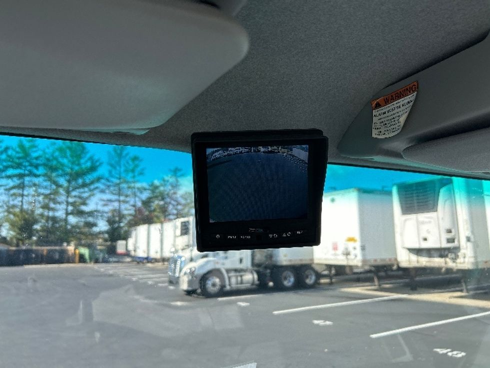 Light Duty Box Truck-Light and Medium Duty Trucks-Isuzu-2019-NPR EFI-Sterling-VA-37,222\n\t\tmiles-$ 43,750 - Image 25