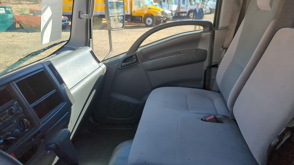 Light Duty Box Truck-Light and Medium Duty Trucks-Isuzu-2019-NPR EFI-Suwanee-GA-103,987\n\t\tmiles-$ 36,000 - Image 18