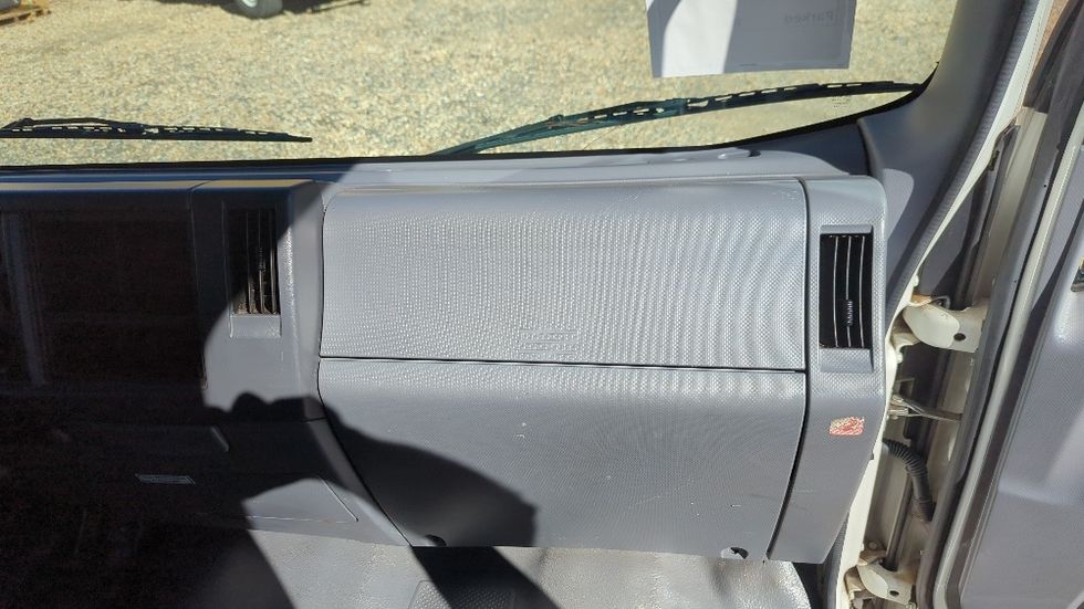 Light Duty Box Truck-Light and Medium Duty Trucks-Isuzu-2019-NPR EFI-Suwanee-GA-103,987\n\t\tmiles-$ 36,000 - Image 21