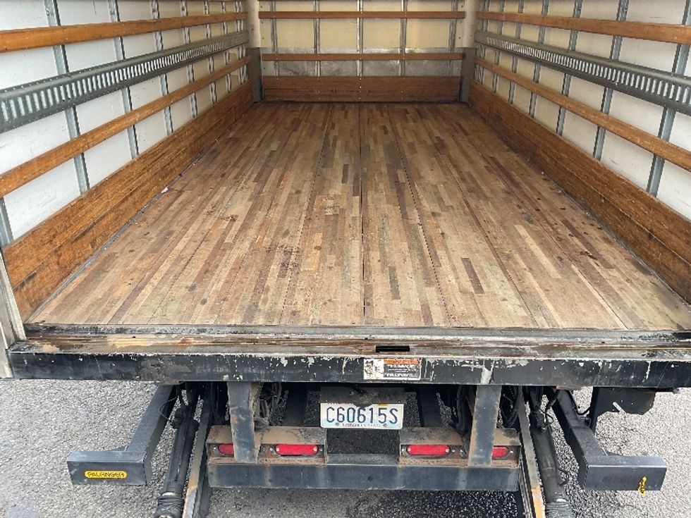 Light Duty Box Truck-Light and Medium Duty Trucks-Isuzu-2019-NPR EFI-Tacoma-WA-101,237\n\t\tmiles-$ 39,000 - Image 10