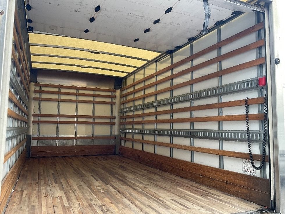 Light Duty Box Truck-Light and Medium Duty Trucks-Isuzu-2019-NPR EFI-Tacoma-WA-101,237\n\t\tmiles-$ 39,000 - Image 12