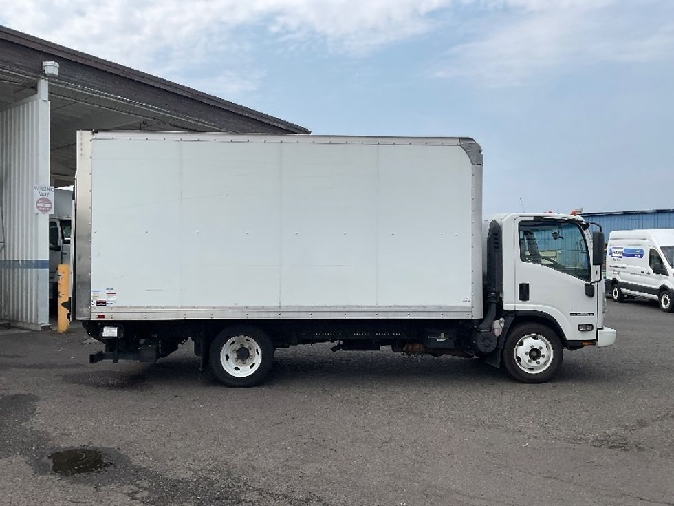 Light Duty Box Truck-Light and Medium Duty Trucks-Isuzu-2019-NPR EFI-Tacoma-WA-101,237\n\t\tmiles-$ 39,000 - Image 15