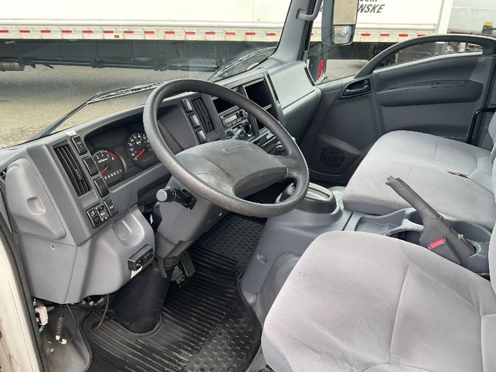 Light Duty Box Truck-Light and Medium Duty Trucks-Isuzu-2019-NPR EFI-Tacoma-WA-101,237\n\t\tmiles-$ 39,000 - Image 17