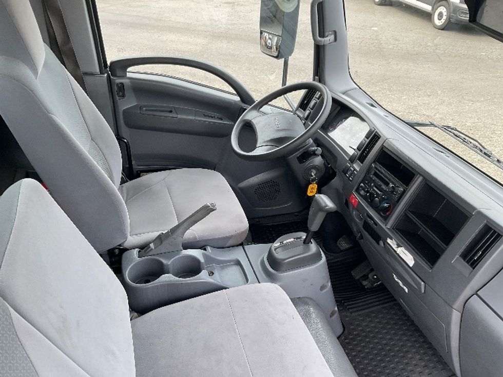 Light Duty Box Truck-Light and Medium Duty Trucks-Isuzu-2019-NPR EFI-Tacoma-WA-101,237\n\t\tmiles-$ 39,000 - Image 22