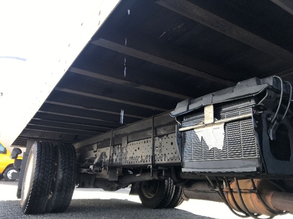 2019 Isuzu NPR photo 11