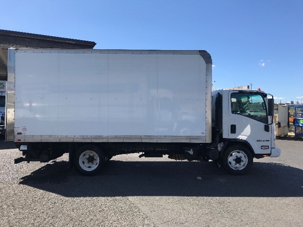 2019 Isuzu NPR photo 12