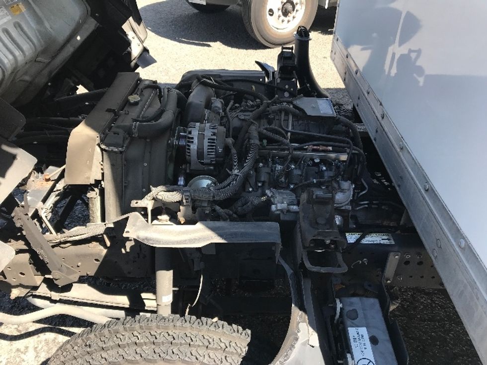 2019 Isuzu NPR photo 20